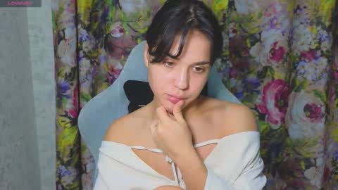Snapshot of mia___lunaa chatting on October 27, 2025, 7:18 pm Mia online show from October 27, 2025, 7:18 pm