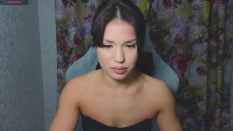 Snapshot of mia___lunaa chatting on October 31, 2025, 8:10 pm Mia online show from October 31, 2025, 8:10 pm