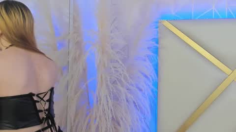 Snapshot of mia_adamss_ chatting on December 5, 2024, 2:11 pm 9 am - 4 p 7 am - 1 pm online show from December 5, 2024, 2:11 pm