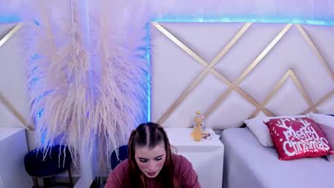 Snapshot of mia_adamss_ chatting on December 6, 2024, 2:17 pm 9 am - 4 p 7 am - 1 pm online show from December 6, 2024, 2:17 pm