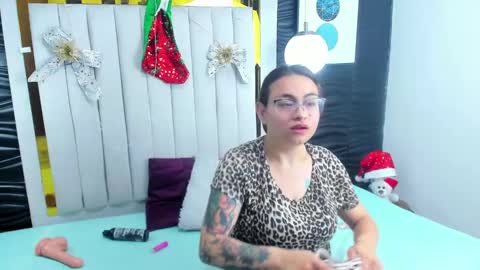Dreams Couple online show from December 14, 2024, 1:28 am