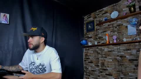 Mia and vincentt model indepent online show from October 28, 2025, 5:00 am