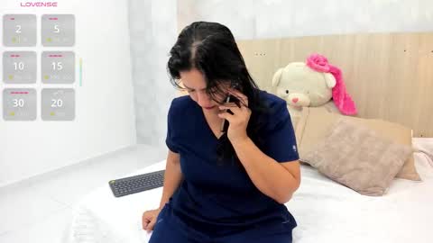 Mia Aristizabal online show from November 25, 2025, 11:32 am