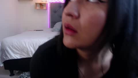 M I A  A Y R A online show from October 12, 2025, 3:22 pm