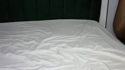 aishah petite online show from February 2, 2025, 11:19 am