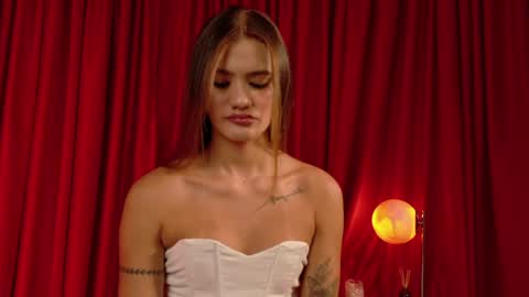 Mia Benett  online show from April 20, 2026, 12:30 pm