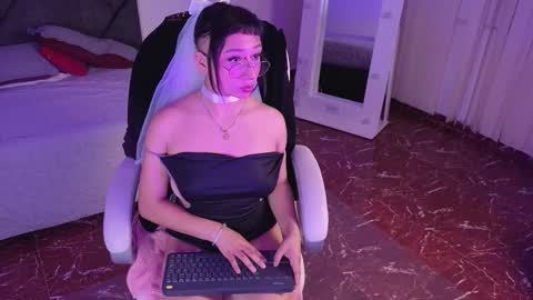 Snapshot of mia_bloom2 chatting on February 20, 2026, 4:42 am mia online show from February 20, 2026, 4:42 am