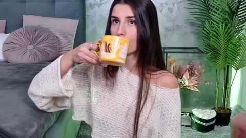 Snapshot of mia_carter99 chatting on December 12, 2024, 10:09 pm Freya Allen online show from December 12, 2024, 10:09 pm
