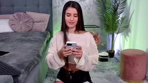 Snapshot of mia_carter99 chatting on January 12, 2025, 8:47 pm Freya Allen online show from January 12, 2025, 8:47 pm