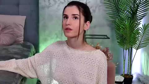 Snapshot of mia_carter99 chatting on February 13, 2025, 10:00 pm Freya Allen online show from February 13, 2025, 10:00 pm