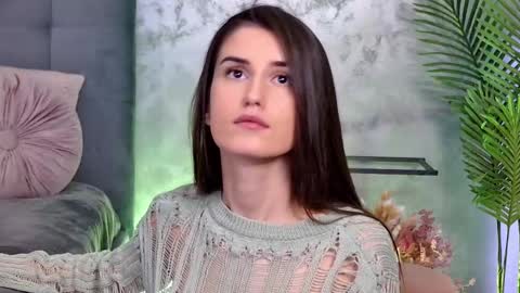 Snapshot of mia_carter99 chatting on February 17, 2025, 12:21 am Freya Allen online show from February 17, 2025, 12:21 am