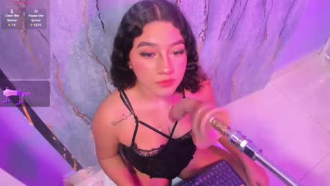 mia online show from November 11, 2025, 11:21 am