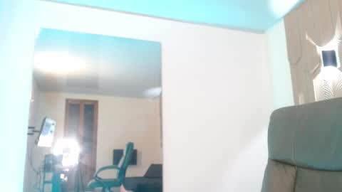 Mia online show from April 9, 2026, 10:48 pm