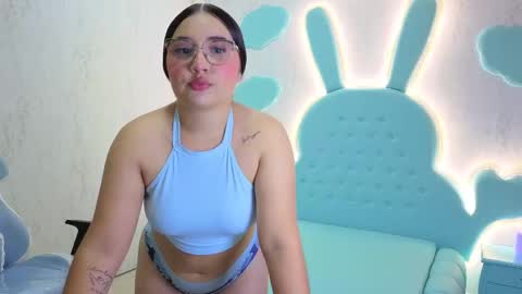 Snapshot of mia_cuttee chatting on October 3, 2025, 3:25 am Mia Cuttee online show from October 3, 2025, 3:25 am