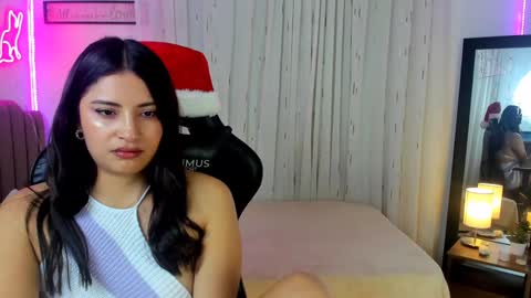 Mia  online show from December 14, 2024, 9:51 am