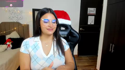 Mia  online show from January 4, 2025, 9:54 am