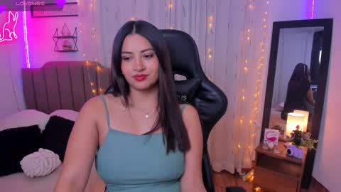 Mia  online show from January 19, 2025, 8:50 am