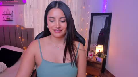 Mia  online show from January 19, 2025, 11:56 am