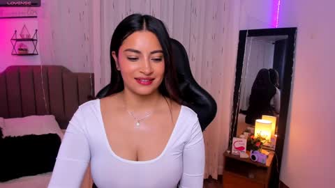 Mia  online show from February 1, 2025, 1:02 am