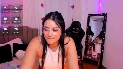 Mia  online show from February 19, 2025, 7:17 am