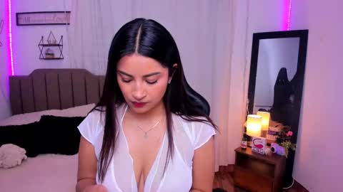 Mia  online show from February 23, 2025, 3:13 am