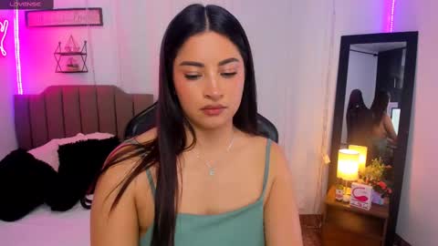 Mia  online show from March 6, 2025, 4:52 am