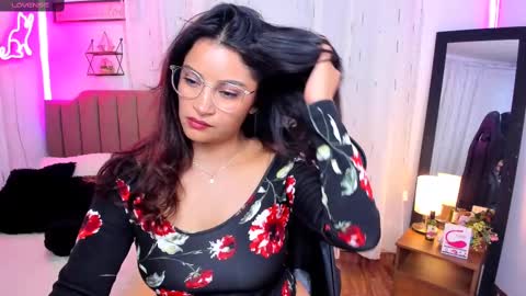 Mia  online show from March 12, 2025, 7:57 am