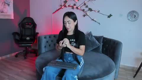 mia_davis__ online show from July 15, 2026, 11:26 am