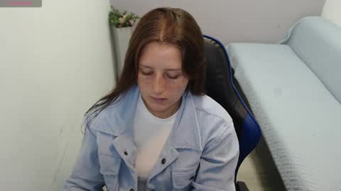 Snapshot of mia_diaz1 chatting on November 20, 2025, 1:44 pm Mia online show from November 20, 2025, 1:44 pm