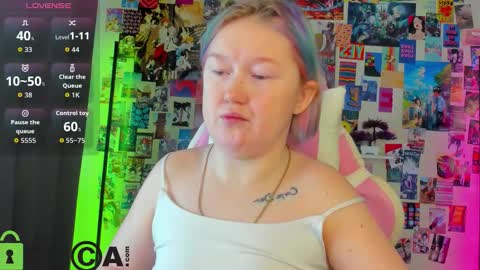 Snapshot of mia_ferd chatting on January 15, 2026, 2:49 am Mia online show from January 15, 2026, 2:49 am