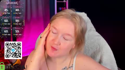 Snapshot of mia_ferd chatting on February 15, 2026, 7:51 am Mia online show from February 15, 2026, 7:51 am