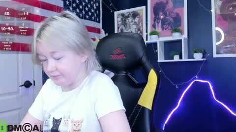 Mia online show from April 25, 2026, 3:09 am