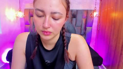 mia_ferrer18 online show from June 30, 2026, 1:23 pm