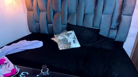mia_ferrer18 online show from July 28, 2026, 7:39 pm