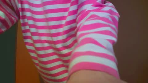 Snapshot of mia_fleur_ chatting on December 20, 2024, 2:52 am Mia online show from December 20, 2024, 2:52 am