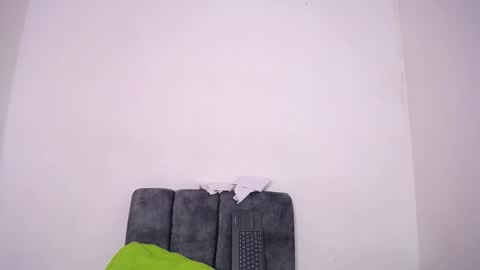 M I A online show from November 25, 2025, 10:48 am