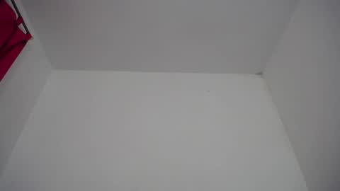 M I A online show from December 17, 2025, 11:27 am