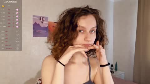 Mia  online show from February 7, 2025, 9:37 am