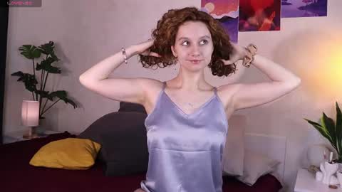 Snapshot of mia_frizz chatting on June 18, 2026, 9:36 am Mia online show from June 18, 2026, 9:36 am