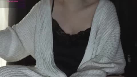 Snapshot of mia_g0ld chatting on February 9, 2026, 3:27 pm Golden ones online show from February 9, 2026, 3:27 pm