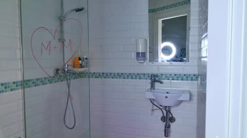 Snapshot of mia_g_ chatting on December 7, 2024, 10:34 am Mia online show from December 7, 2024, 10:34 am