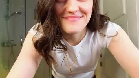 Snapshot of mia_g_ chatting on February 21, 2025, 7:23 am Mia online show from February 21, 2025, 7:23 am