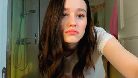 Snapshot of mia_g_ chatting on February 28, 2025, 5:37 am Mia online show from February 28, 2025, 5:37 am