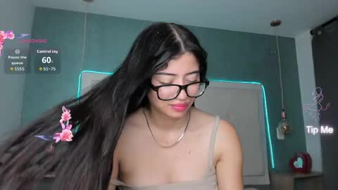 Snapshot of mia_gomez52 chatting on June 3, 2026, 2:33 pm mia online show from June 3, 2026, 2:33 pm