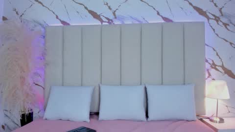 mia_greco_ online show from November 1, 2025, 8:33 pm