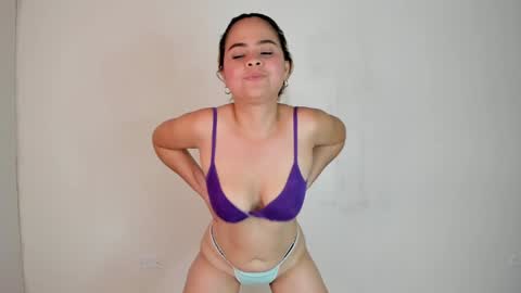 Mia online show from January 28, 2025, 2:21 am