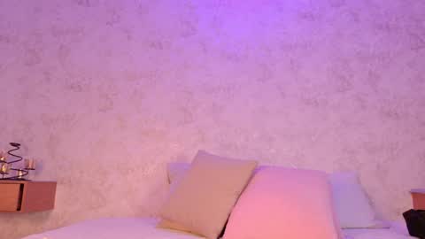 Snapshot of mia_hill1_ chatting on May 24, 2026, 8:03 pm mia_hill1_ online show from May 24, 2026, 8:03 pm
