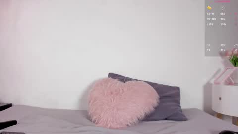 Snapshot of mia_holson chatting on April 20, 2026, 1:03 pm I am Mia online show from April 20, 2026, 1:03 pm