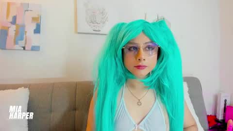 Mia online show from June 7, 2026, 2:48 am