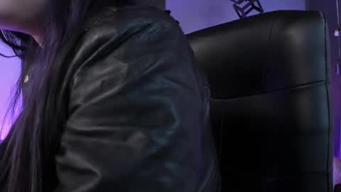 Val  online show from December 12, 2024, 8:21 pm